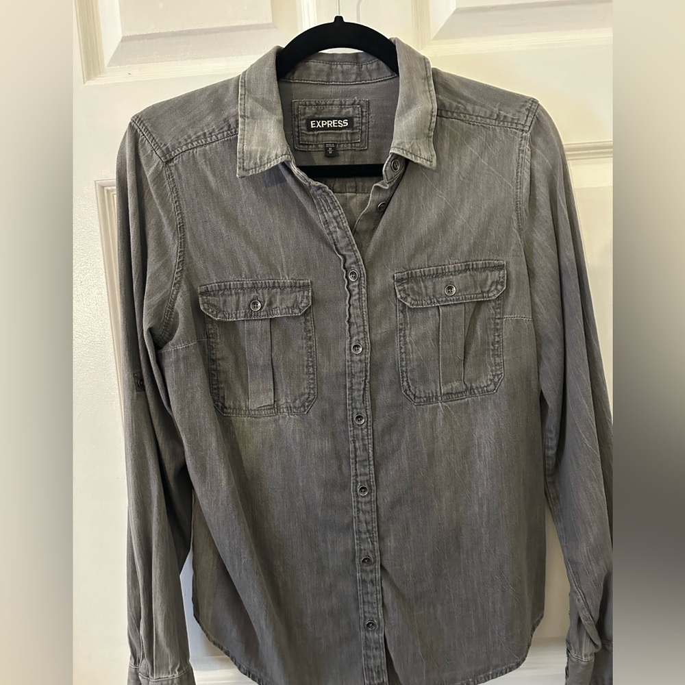 Women’s Button up Shirt